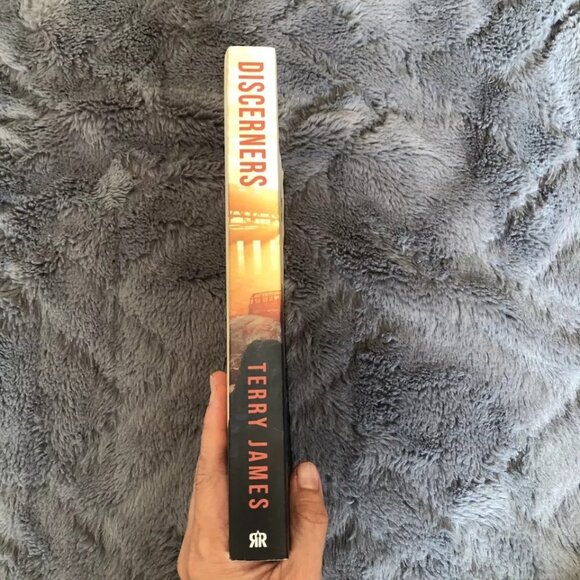 Discerners: Analyzing Converging Prophetic Signs for the End of Days Paperback - Picture 3 of 8